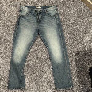 Wrangler Men's Faded Blue Straight Jeans